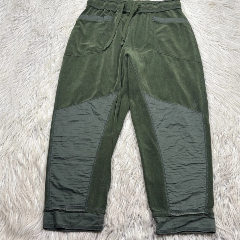 Free People Movement Let It Go Sweatpant Velour
Patchwork Pine Green